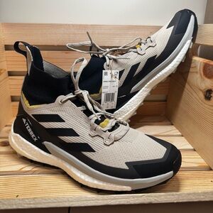 Men’s Adidas Athletic Sneakers size 10 New